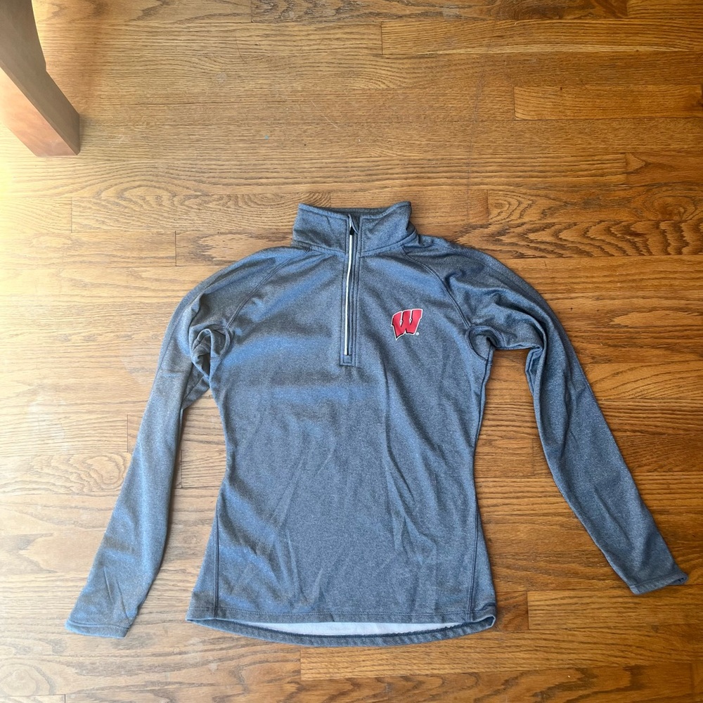 UW Madison women’s quarter zip size S